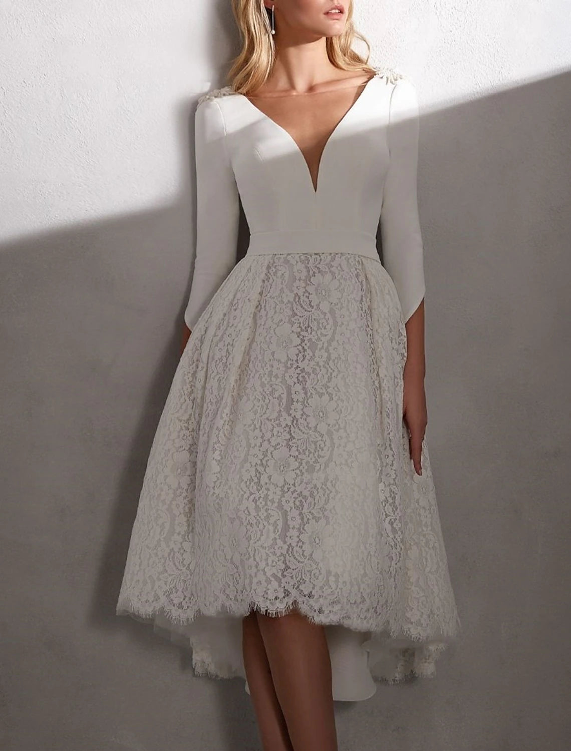 Buyishang Reception Simple Wedding Dresses Wedding Dresses Sheath / Column Off Shoulder Cap Sleeve Tea Length Lace Bridal Gowns With Appliques Split Front